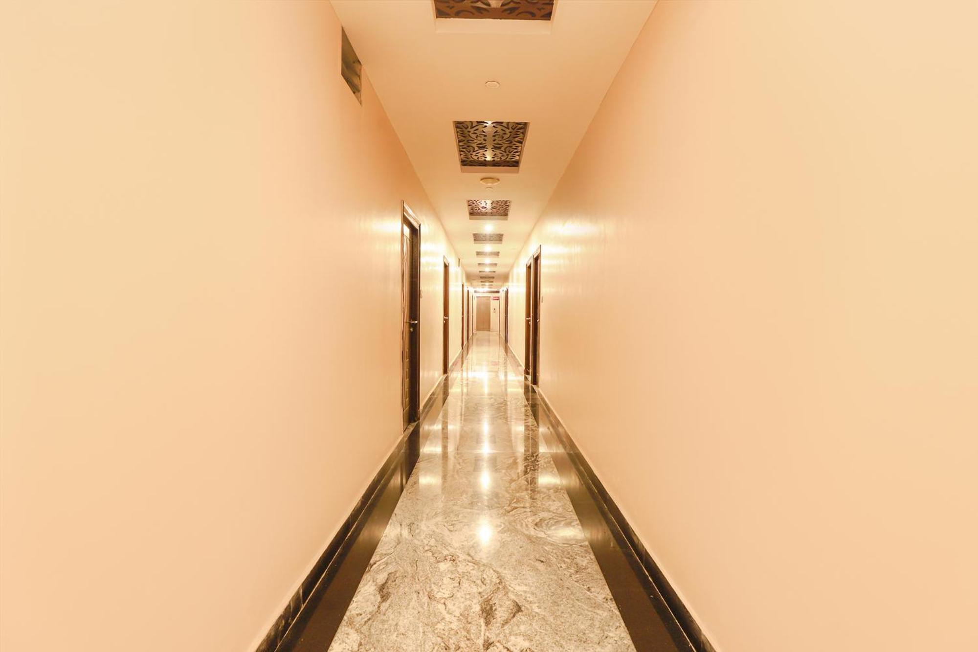 แฟ็บโฮเต็ล Nk คอร์ตยาร์ด Hotel เชนไน ภายนอก รูปภาพ