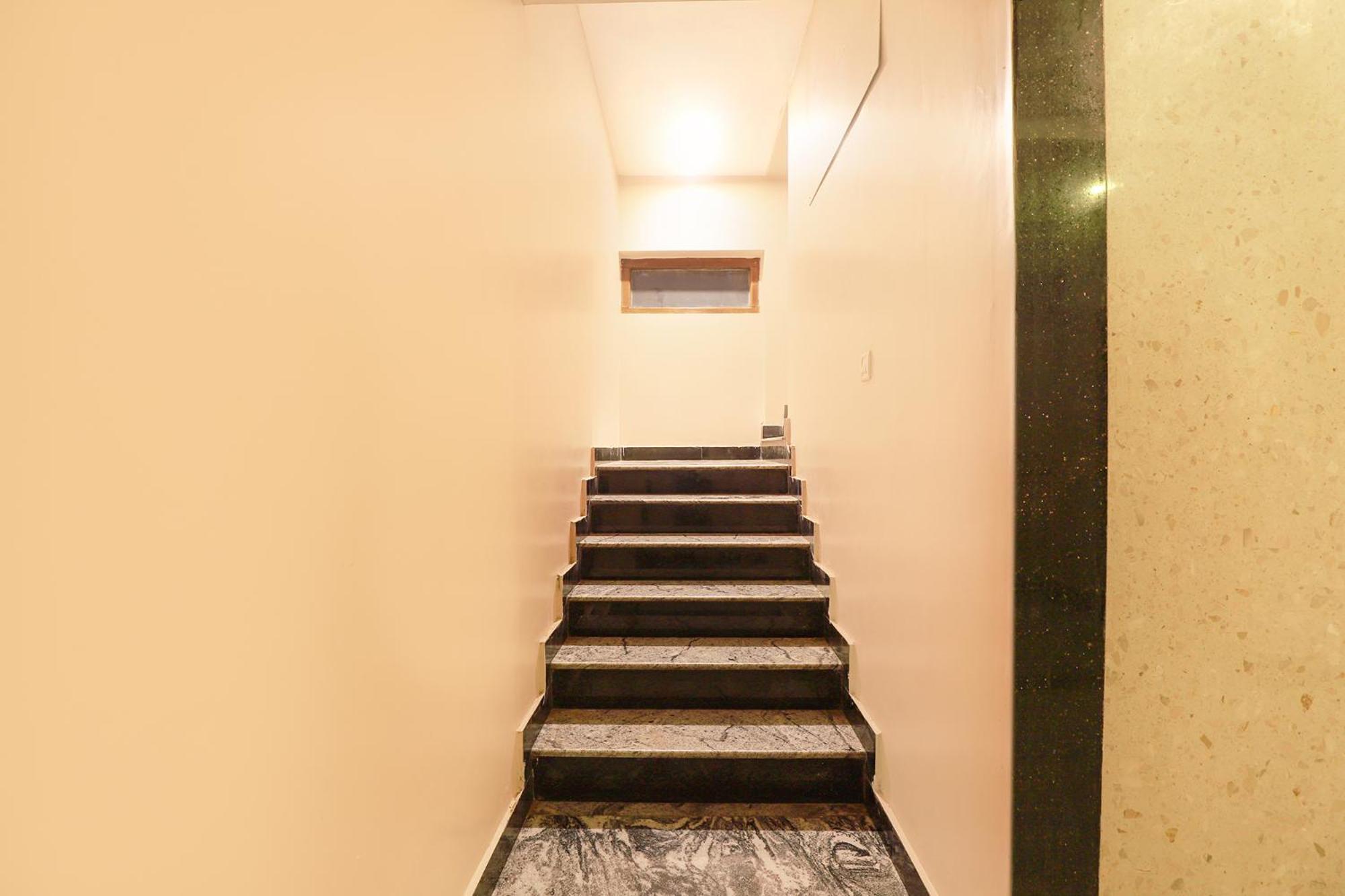 แฟ็บโฮเต็ล Nk คอร์ตยาร์ด Hotel เชนไน ภายนอก รูปภาพ